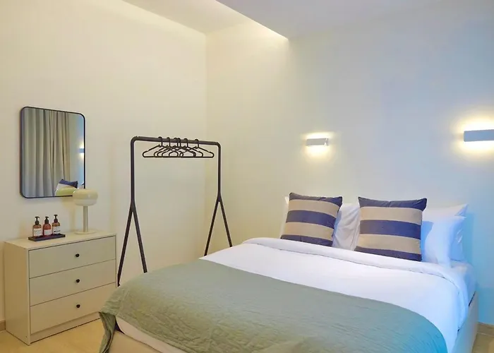 Slaap36 5br With Parking, Walk To Bts Ari
