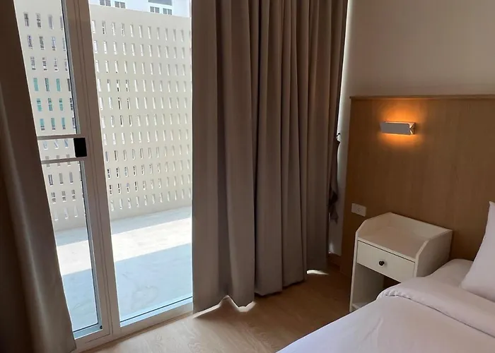 Apartment Slaap36 5br With Parking, Walk To Bts Ari *