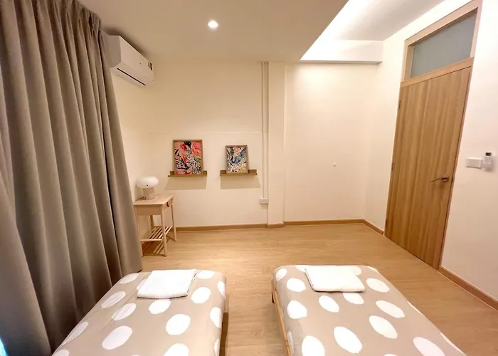 Apartment Slaap36 5br With Parking, Walk To Bts Ari