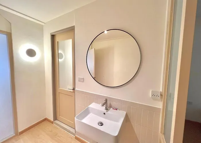 Slaap36 5br With Parking, Walk To Bts Ari * Bangkok