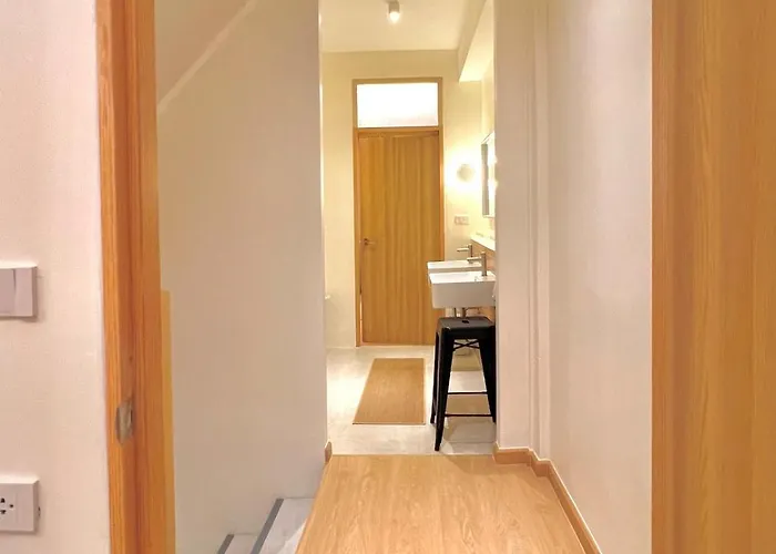 Apartment Slaap36 5br With Parking, Walk To Bts Ari